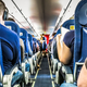 Imagen para el artículo titulado Cómo sobrevivir sentado en un vuelo largo, según un fisioterapeuta
